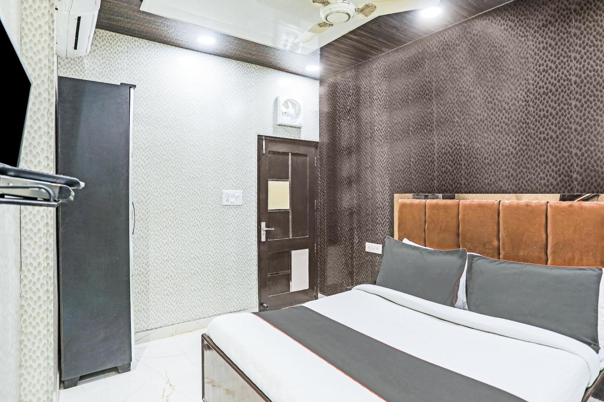Hotel O Kashish Residency Near Model Town Metro Station Nova Deli Exterior foto