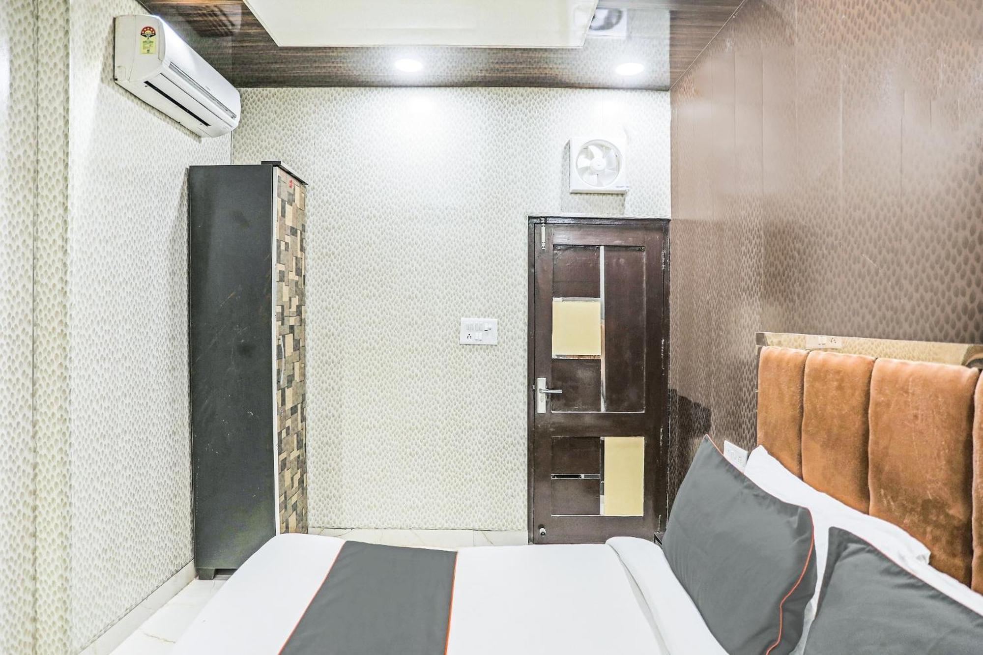 Hotel O Kashish Residency Near Model Town Metro Station Nova Deli Exterior foto