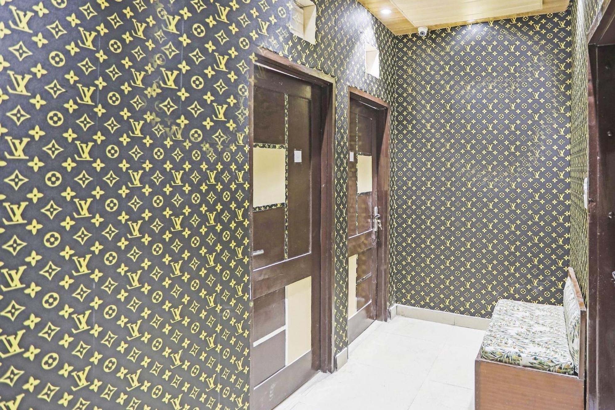 Hotel O Kashish Residency Near Model Town Metro Station Nova Deli Exterior foto