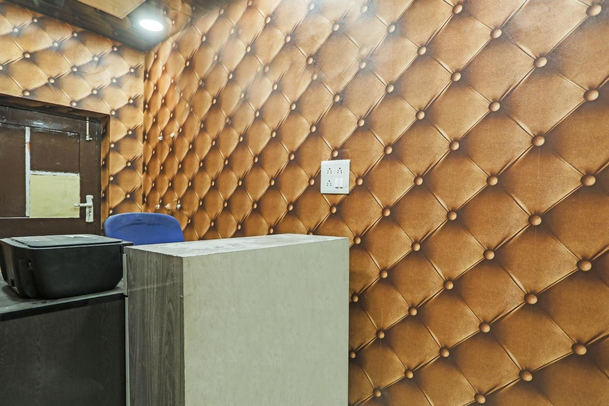 Hotel O Kashish Residency Near Model Town Metro Station Nova Deli Exterior foto