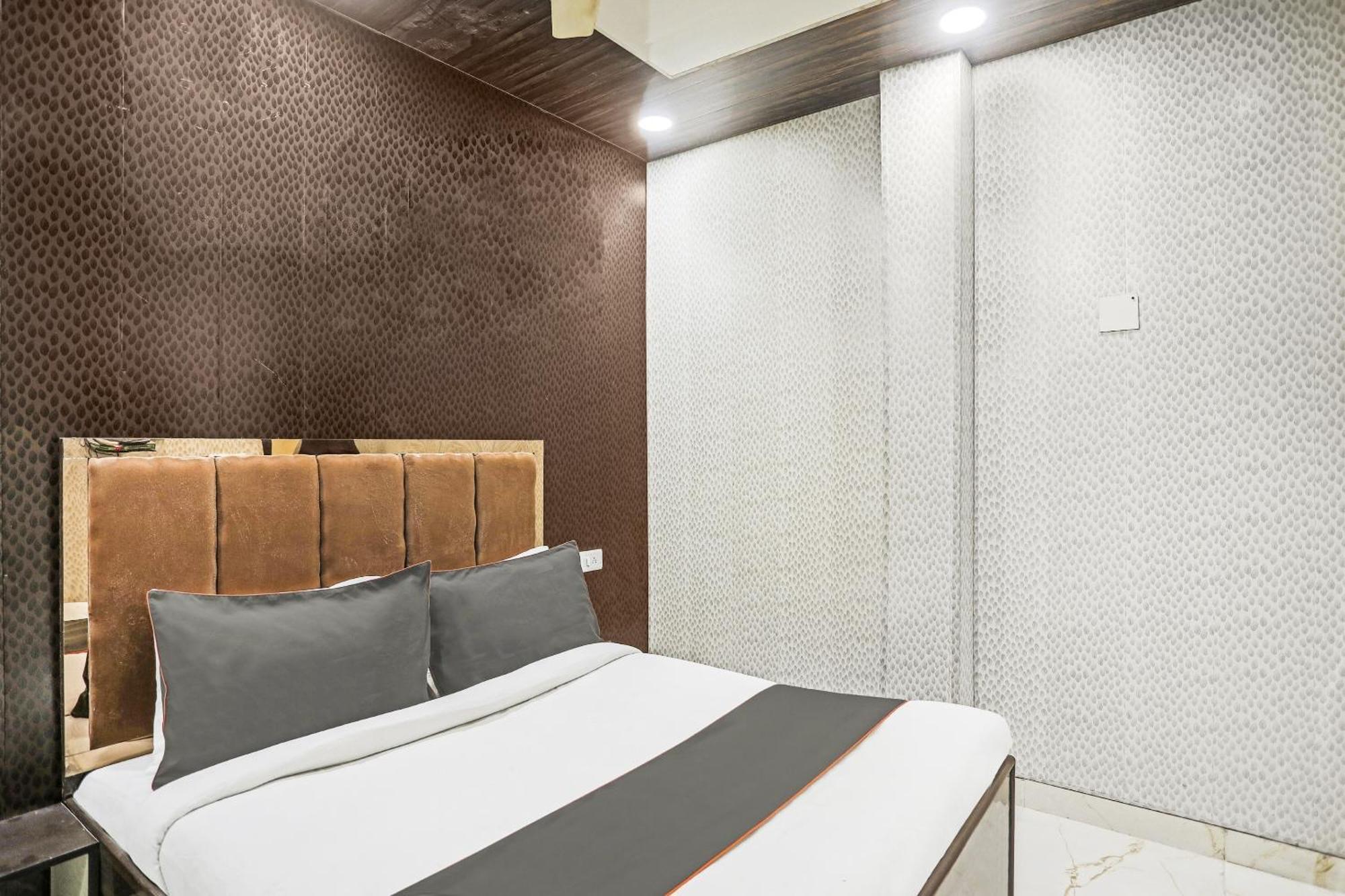 Hotel O Kashish Residency Near Model Town Metro Station Nova Deli Exterior foto